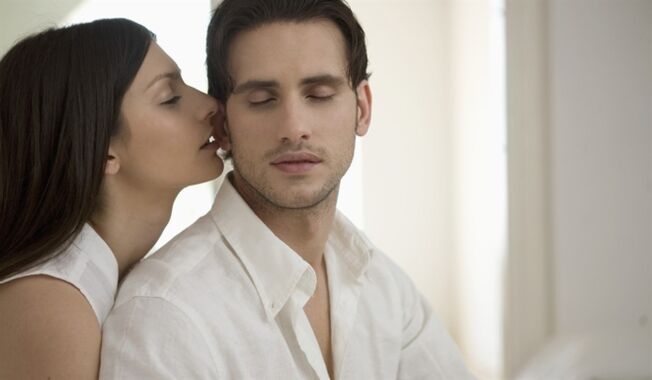 lekkie dotknięcia, aby podniecić mężczyznę